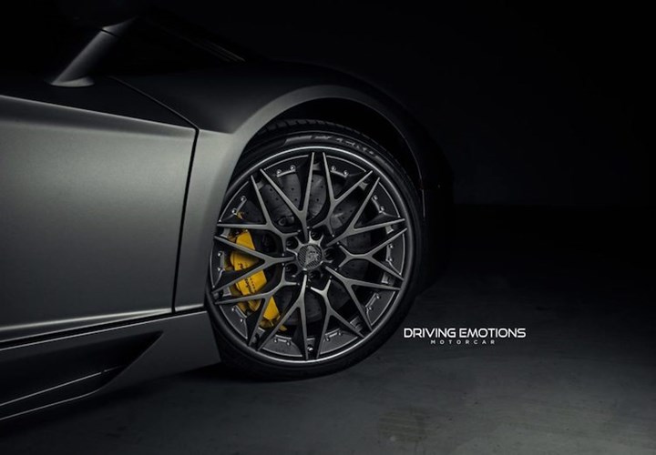 1466072873.lamborghini aventador roadster hang thua cua rapper drake hinh 4 Hàng “độc” Lamborghini Aventador Roadster của rapper Drake