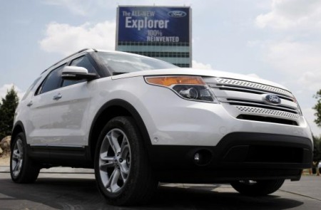  Ford Explorer bị khiếu nại vì trong cabin có mùi lạ