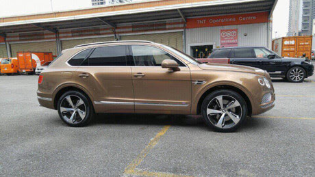 4 1 2 Bentley Bentayga, mẫu xe sang chảnh đã có chủ